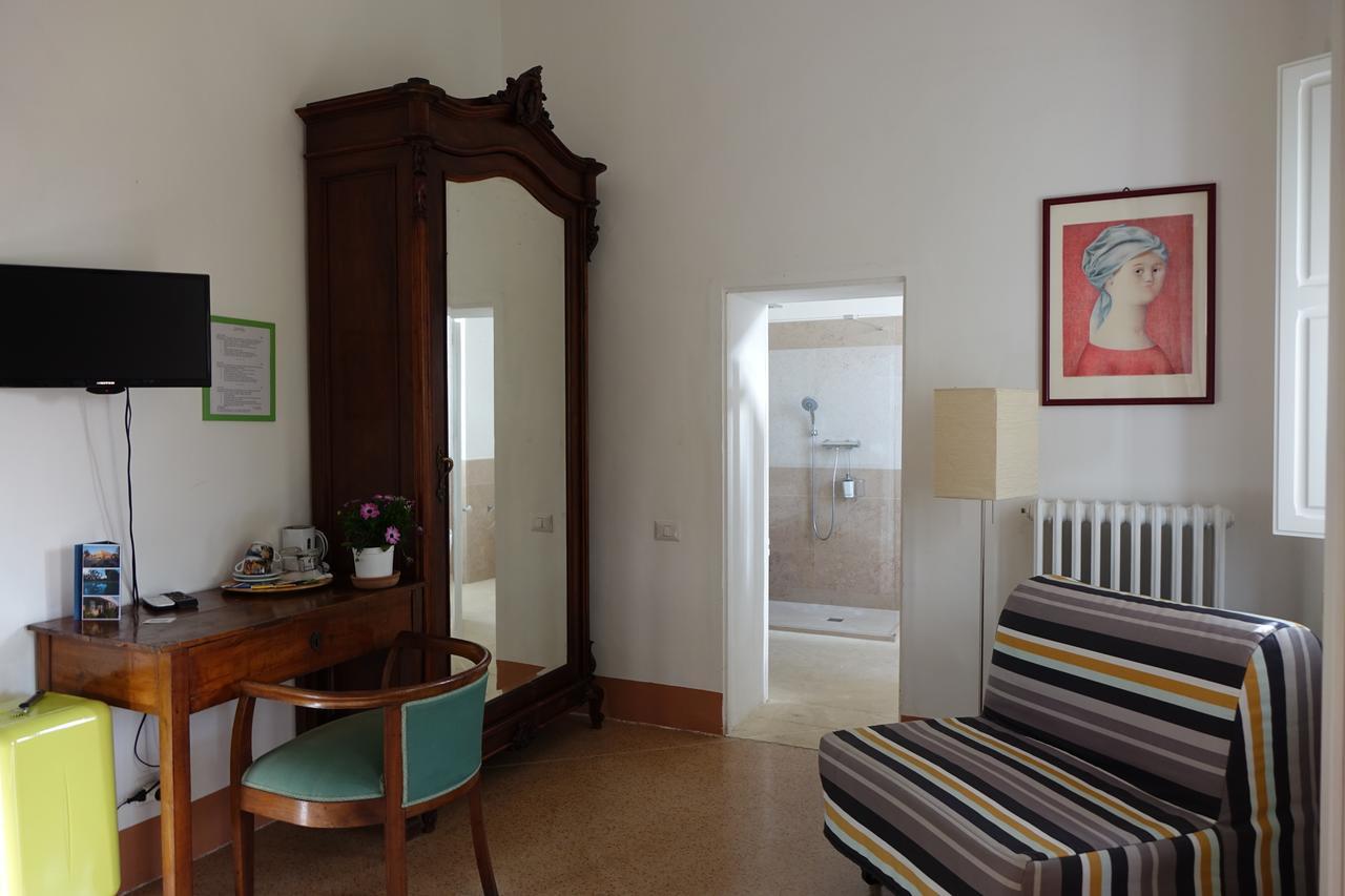 レークイレ Casina Romita Bed & Breakfast エクステリア 写真