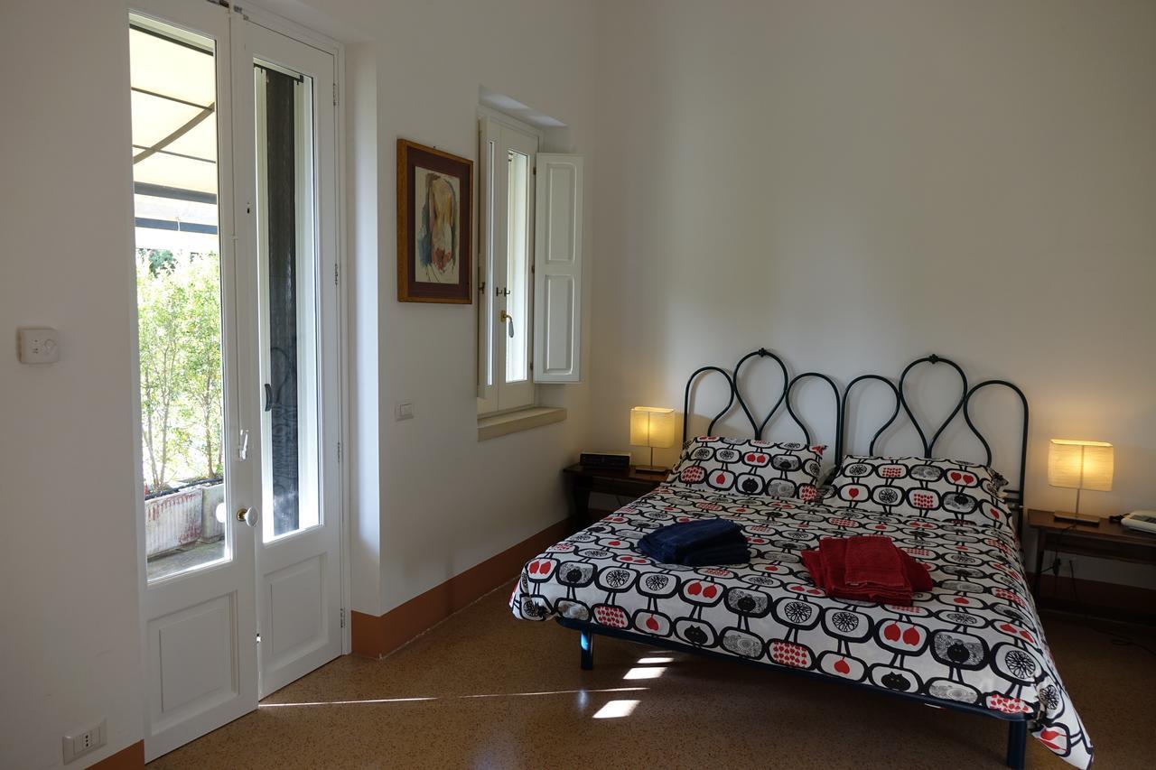 レークイレ Casina Romita Bed & Breakfast エクステリア 写真
